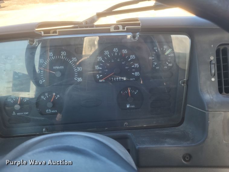 image for item DS5206 2002 Sterling LT9 semi truck