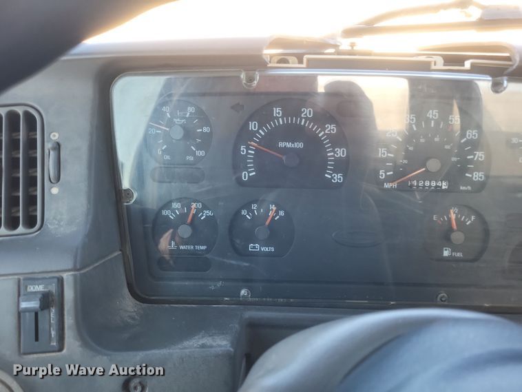 image for item DS5206 2002 Sterling LT9 semi truck