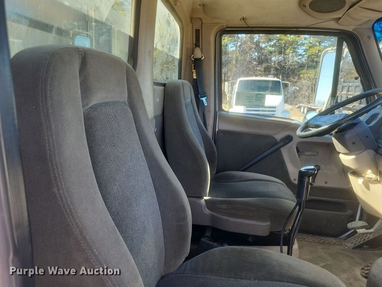 image for item DS5206 2002 Sterling LT9 semi truck