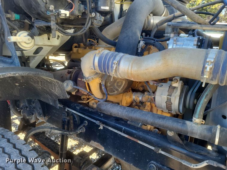 image for item DS5206 2002 Sterling LT9 semi truck