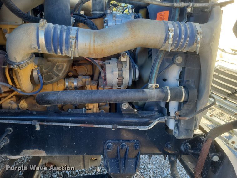 image for item DS5206 2002 Sterling LT9 semi truck