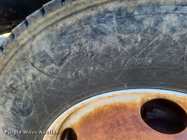 image for item DS5206 2002 Sterling LT9 semi truck