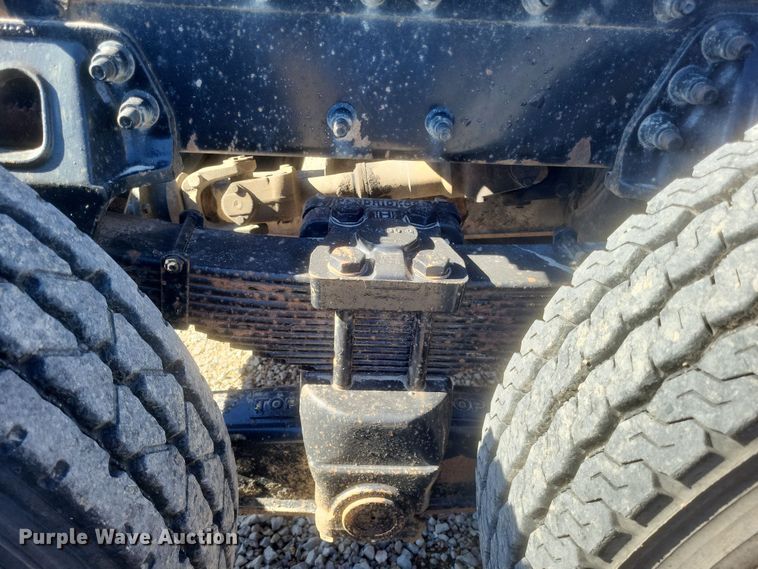 image for item DS5206 2002 Sterling LT9 semi truck