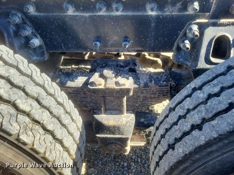 image for item DS5206 2002 Sterling LT9 semi truck