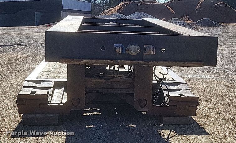 image for item DS5207 1997 Dakota Trail-Eze DG5022H3 lowboy equipment trailer