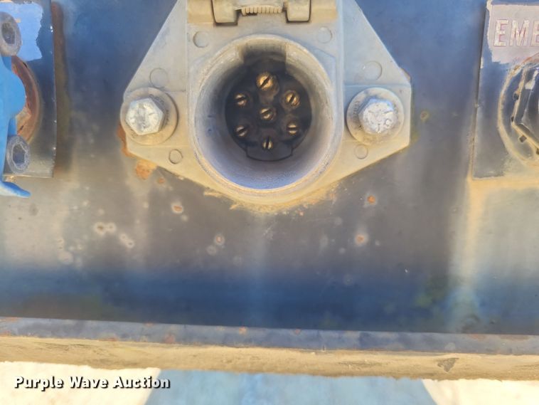 image for item DS5207 1997 Dakota Trail-Eze DG5022H3 lowboy equipment trailer