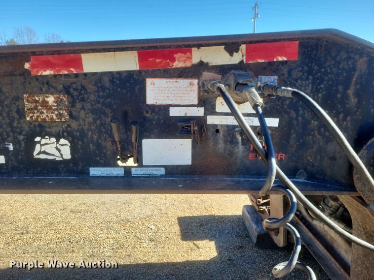 image for item DS5207 1997 Dakota Trail-Eze DG5022H3 lowboy equipment trailer