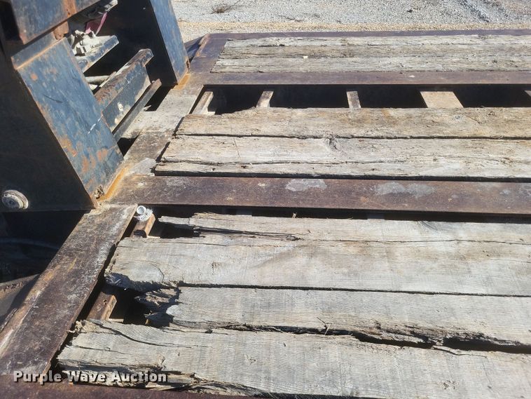 image for item DS5207 1997 Dakota Trail-Eze DG5022H3 lowboy equipment trailer