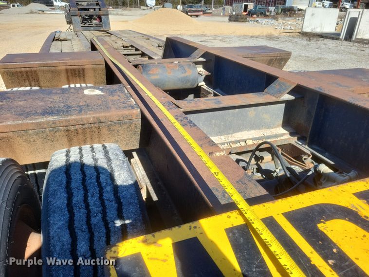 image for item DS5207 1997 Dakota Trail-Eze DG5022H3 lowboy equipment trailer