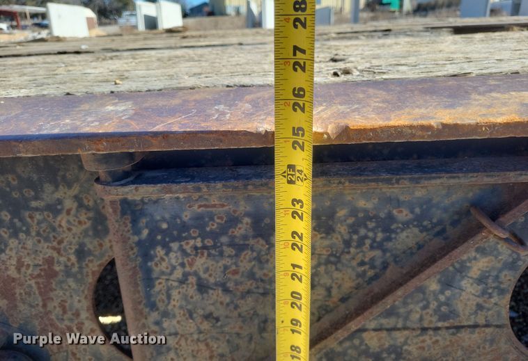 image for item DS5207 1997 Dakota Trail-Eze DG5022H3 lowboy equipment trailer