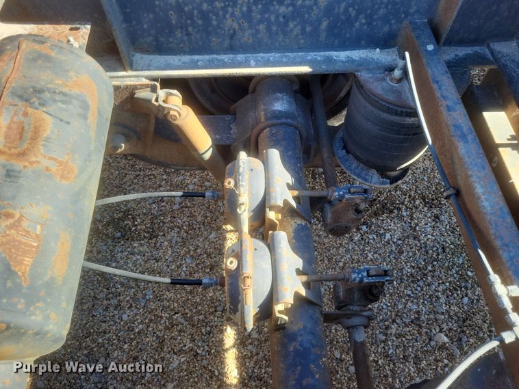 image for item DS5207 1997 Dakota Trail-Eze DG5022H3 lowboy equipment trailer