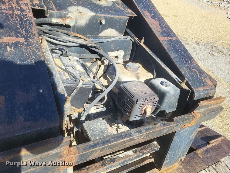 image for item DS5207 1997 Dakota Trail-Eze DG5022H3 lowboy equipment trailer