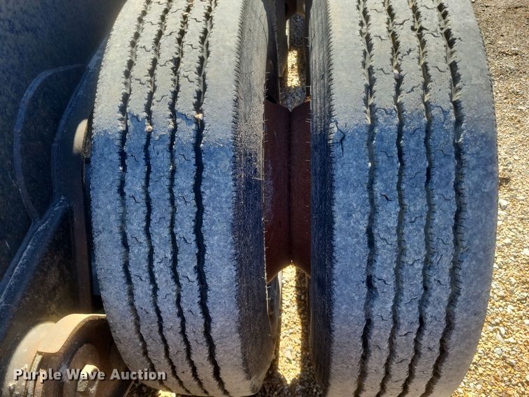 image for item DS5207 1997 Dakota Trail-Eze DG5022H3 lowboy equipment trailer