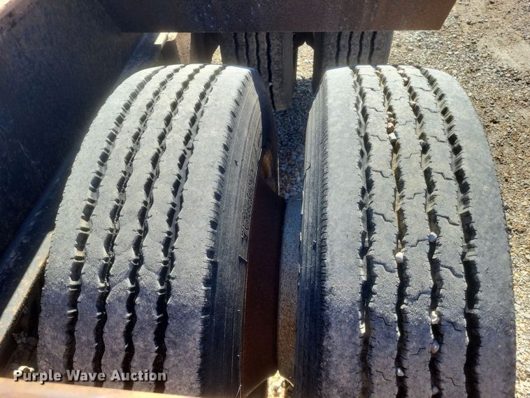 image for item DS5207 1997 Dakota Trail-Eze DG5022H3 lowboy equipment trailer