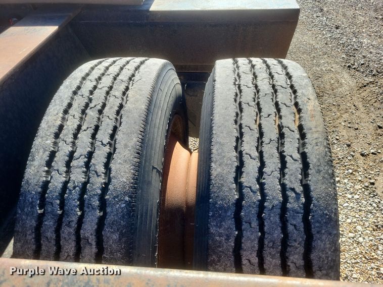 image for item DS5207 1997 Dakota Trail-Eze DG5022H3 lowboy equipment trailer