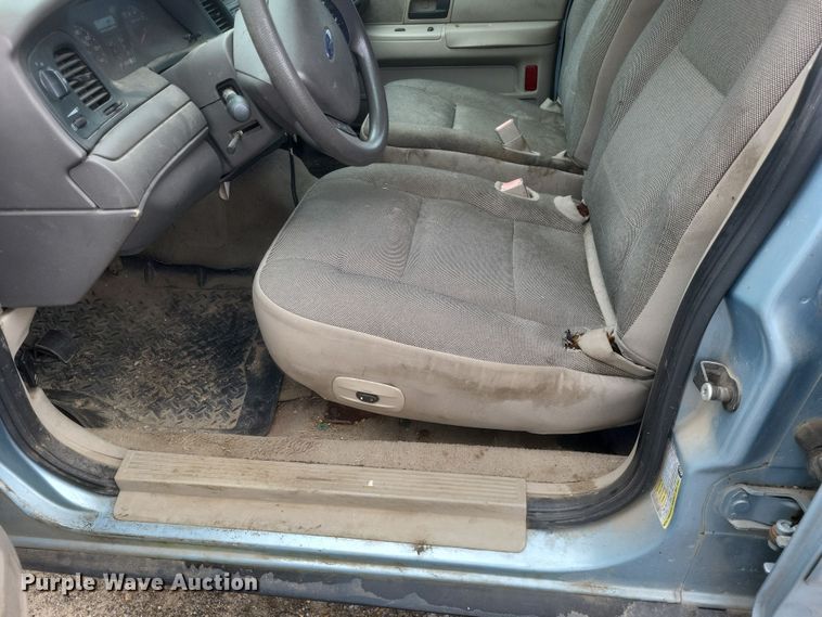 image for item DS5230 2006 Ford Crown Victoria Police Interceptor 