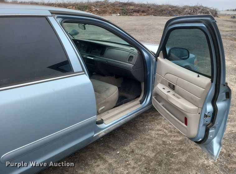 image for item DS5230 2006 Ford Crown Victoria Police Interceptor 