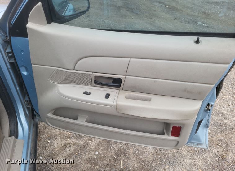 image for item DS5230 2006 Ford Crown Victoria Police Interceptor 