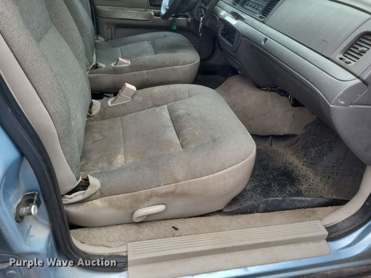 image for item DS5230 2006 Ford Crown Victoria Police Interceptor 