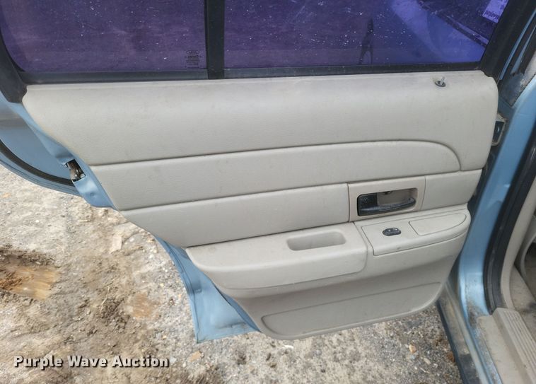 image for item DS5230 2006 Ford Crown Victoria Police Interceptor 