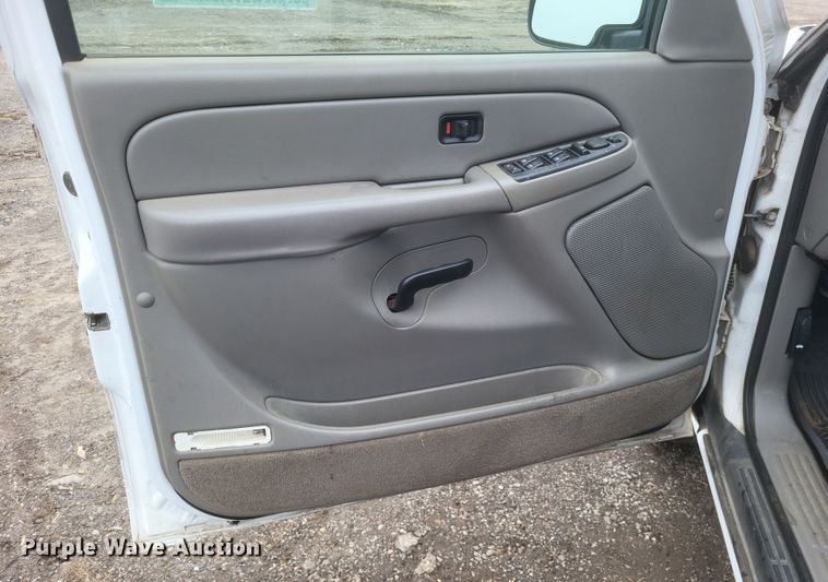 image for item DS5233 2005 Chevrolet Tahoe SUV