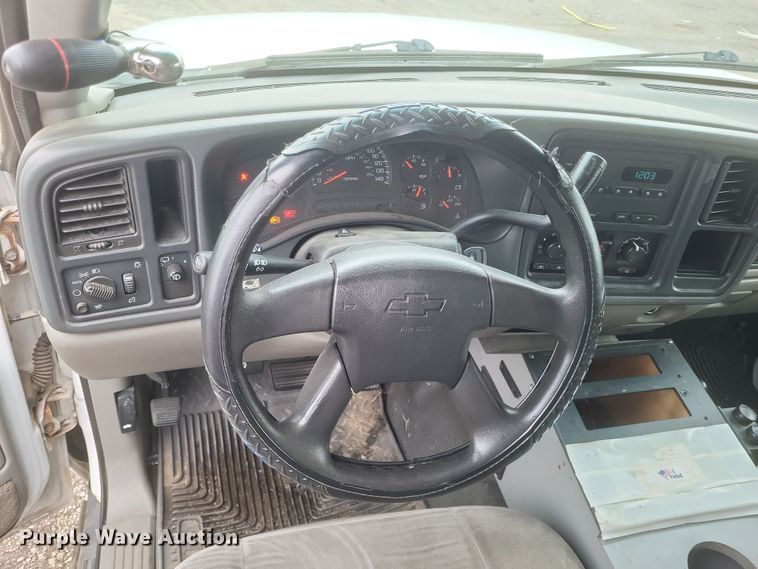 image for item DS5233 2005 Chevrolet Tahoe SUV