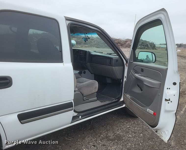 image for item DS5233 2005 Chevrolet Tahoe SUV