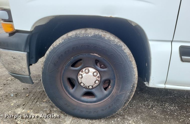 image for item DS5233 2005 Chevrolet Tahoe SUV