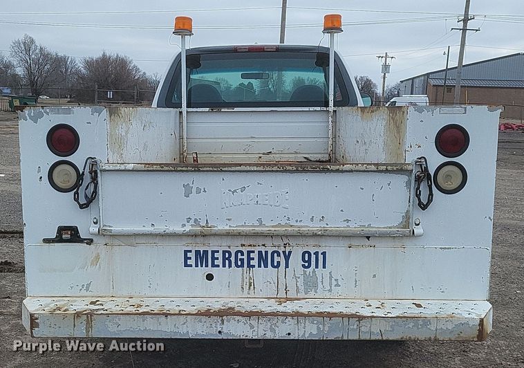 image for item DS5235 2000 Ford F150 utility bed pickup truck