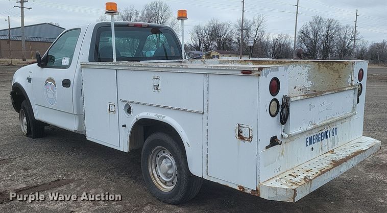 image for item DS5235 2000 Ford F150 utility bed pickup truck