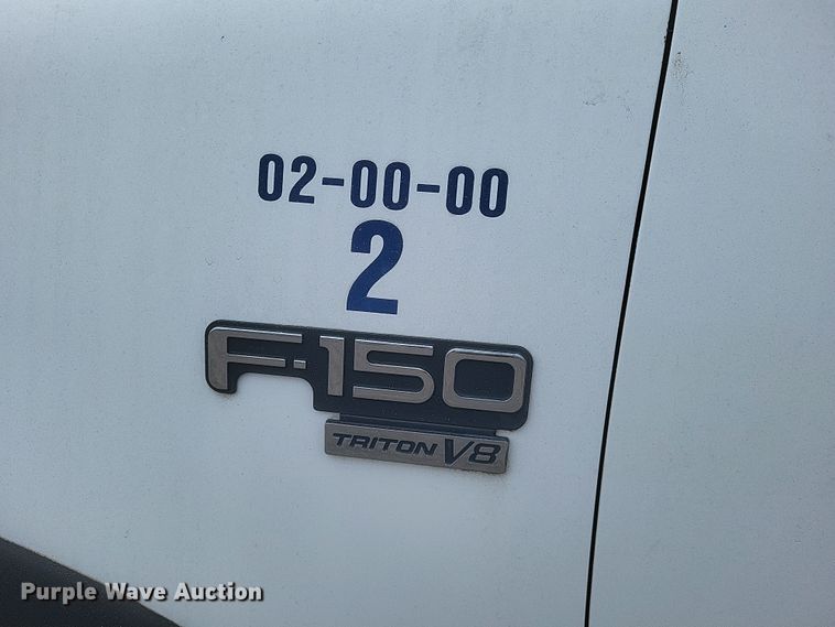 image for item DS5235 2000 Ford F150 utility bed pickup truck