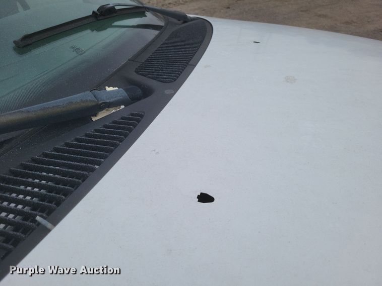 image for item DS5235 2000 Ford F150 utility bed pickup truck