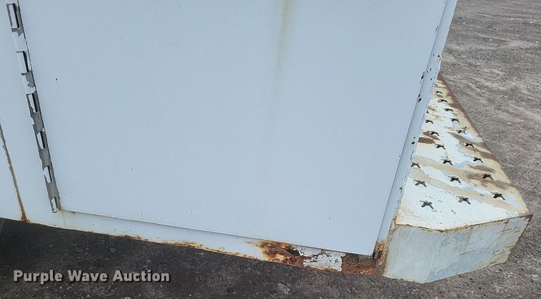 image for item DS5235 2000 Ford F150 utility bed pickup truck