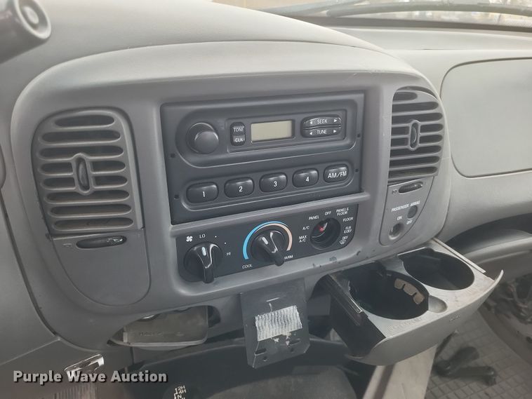 image for item DS5235 2000 Ford F150 utility bed pickup truck