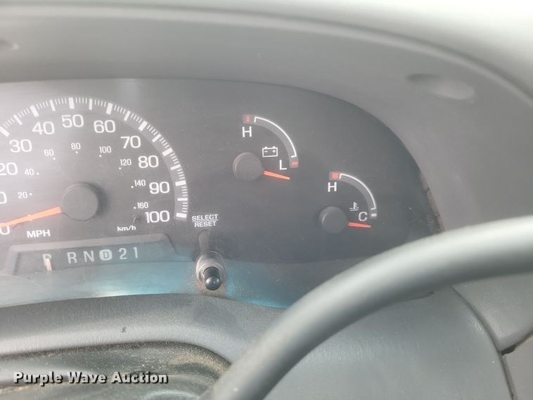 image for item DS5235 2000 Ford F150 utility bed pickup truck