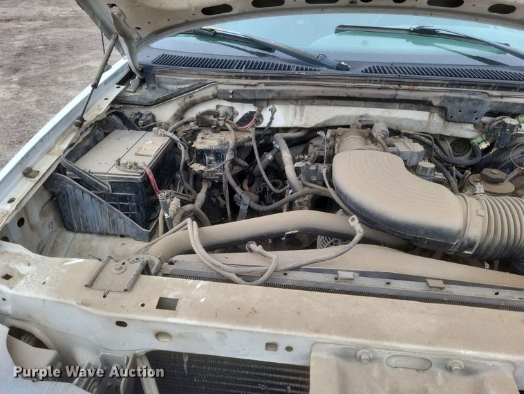 image for item DS5235 2000 Ford F150 utility bed pickup truck