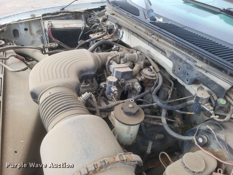 image for item DS5235 2000 Ford F150 utility bed pickup truck