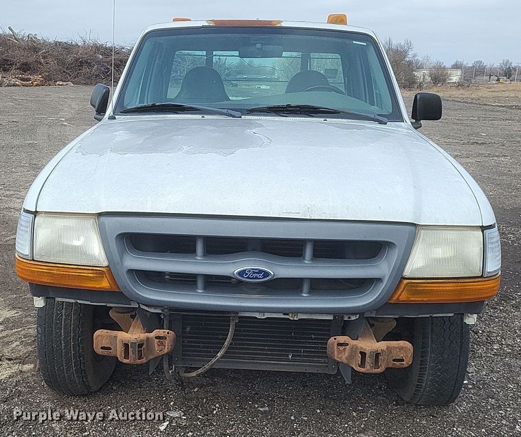 image for item DS5237 2000 Ford Ranger pickup truck