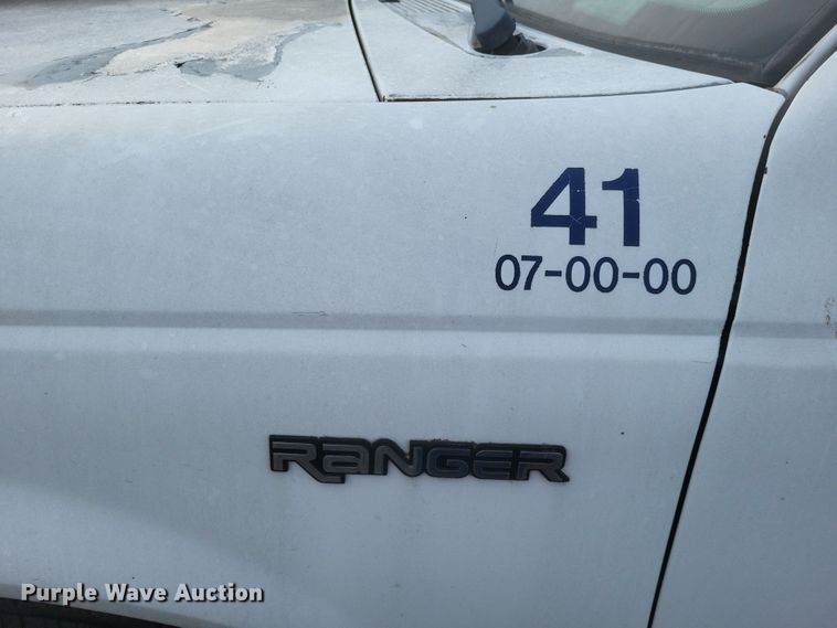 image for item DS5237 2000 Ford Ranger pickup truck