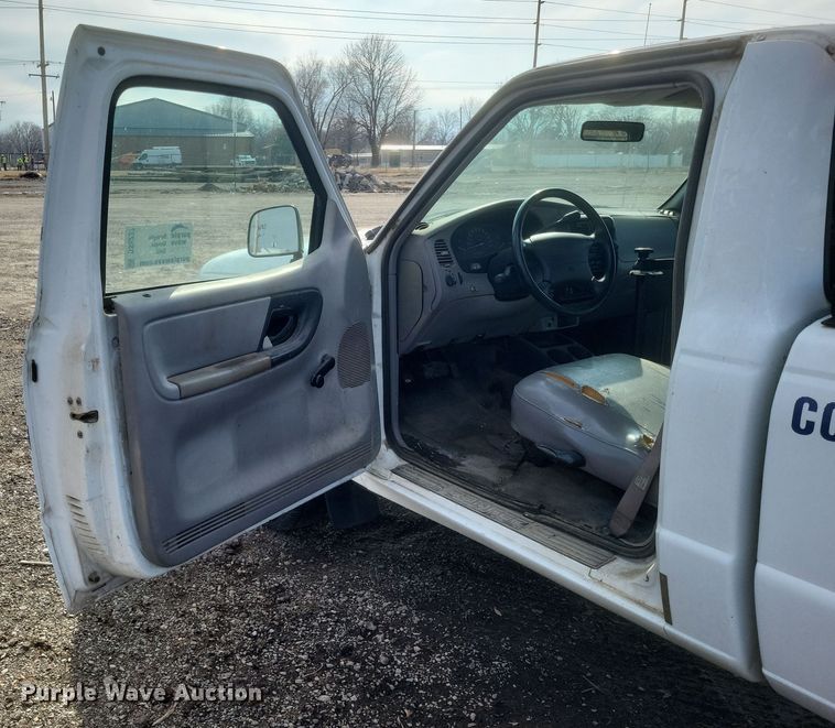 image for item DS5237 2000 Ford Ranger pickup truck