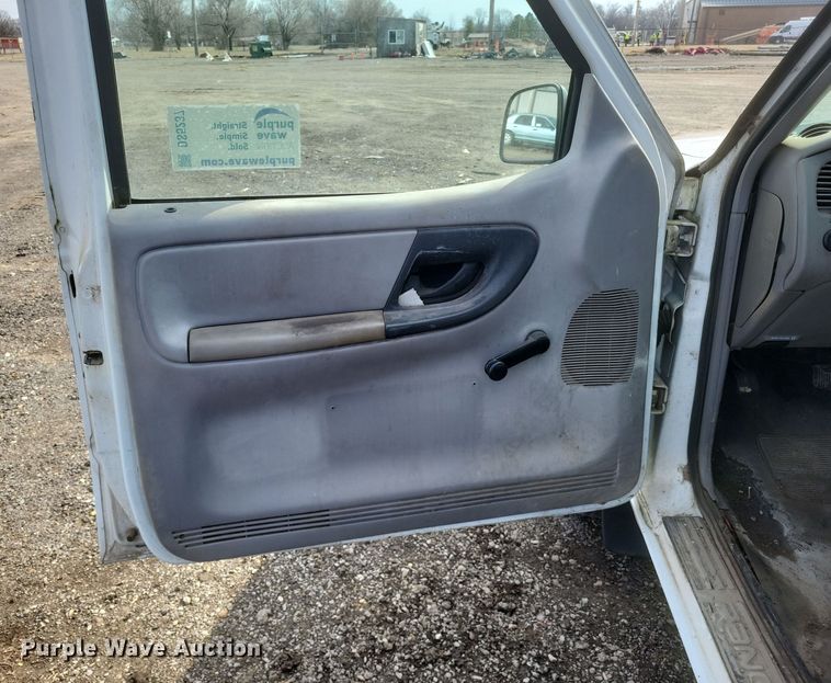 image for item DS5237 2000 Ford Ranger pickup truck