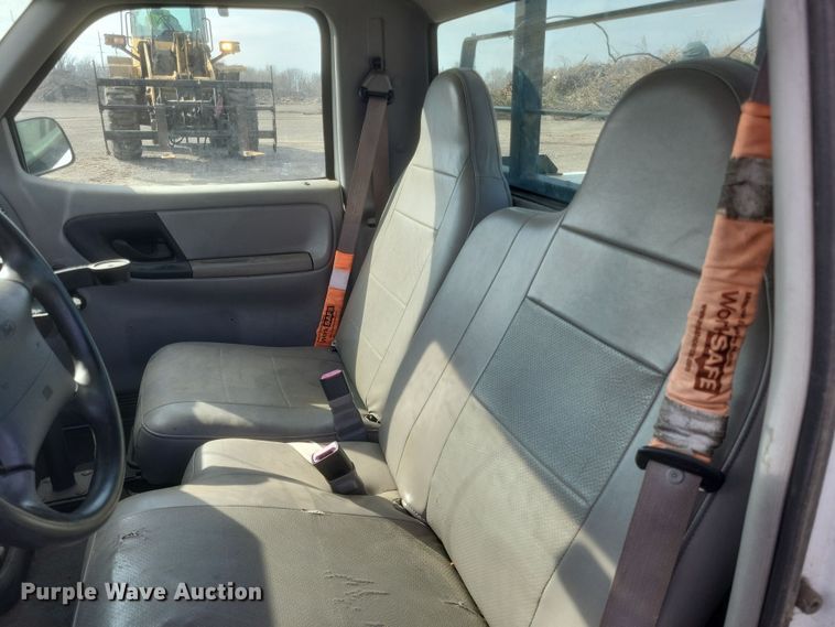 image for item DS5237 2000 Ford Ranger pickup truck