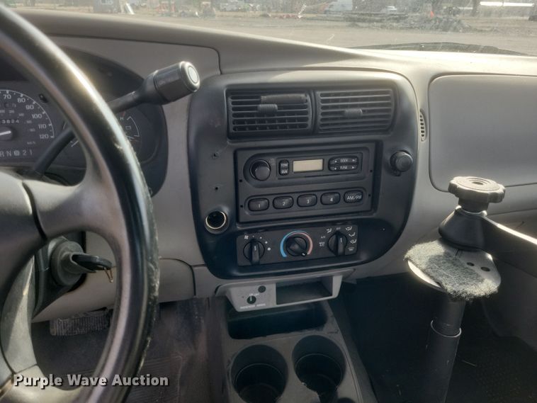 image for item DS5237 2000 Ford Ranger pickup truck