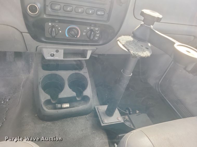 image for item DS5237 2000 Ford Ranger pickup truck