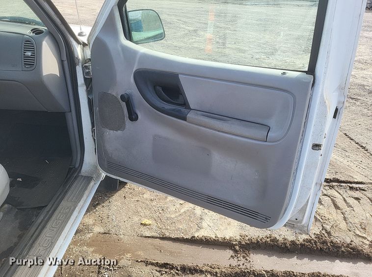 image for item DS5237 2000 Ford Ranger pickup truck