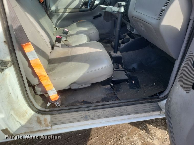 image for item DS5237 2000 Ford Ranger pickup truck