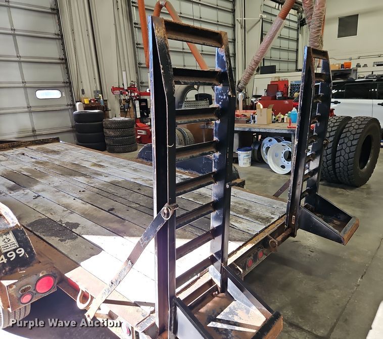 image for item DT7558 2006 Trail King TK12U-1600 equipment trailer