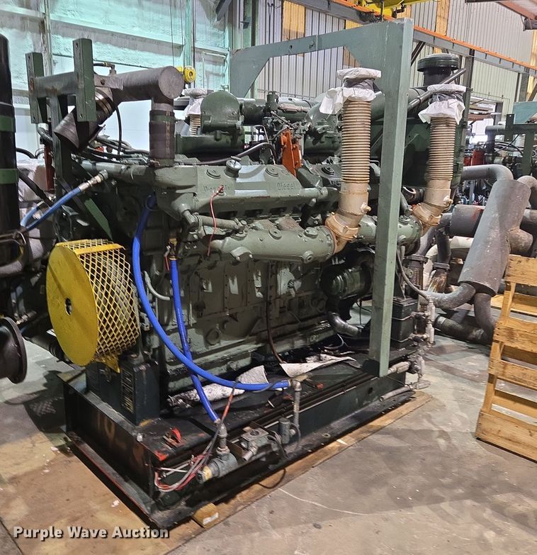 image for item DV1255 Detroit Diesel 16V71 engine