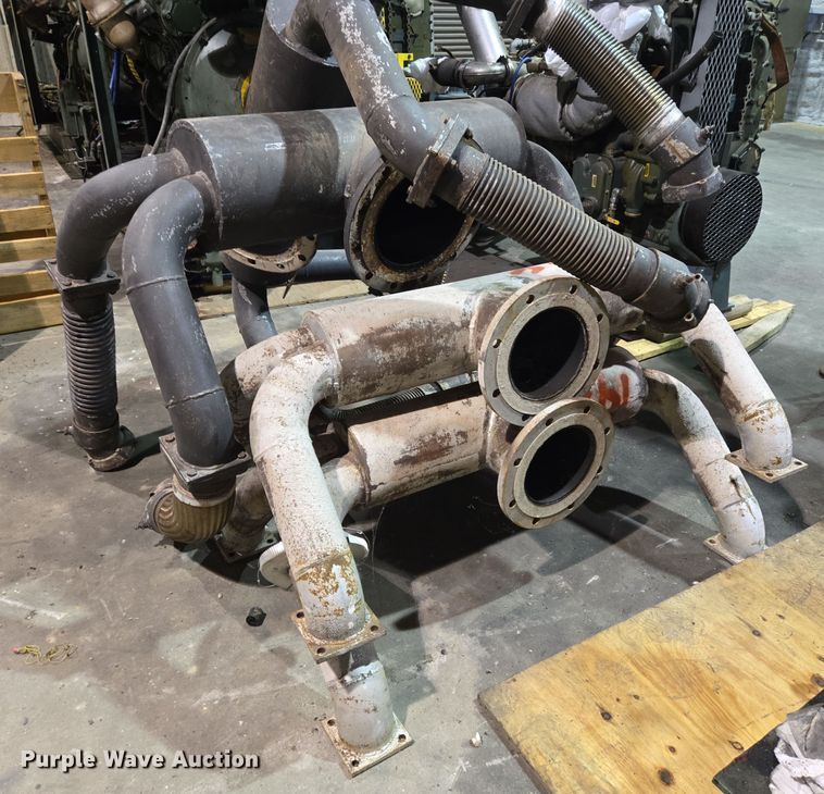 image for item DV1255 Detroit Diesel 16V71 engine