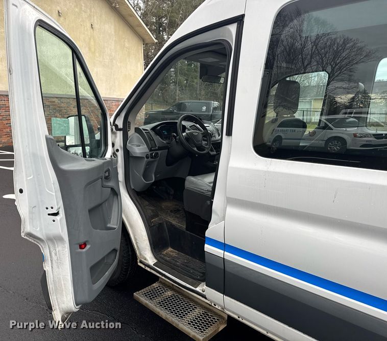 image for item DW1804 2017 Ford Transit 150 van